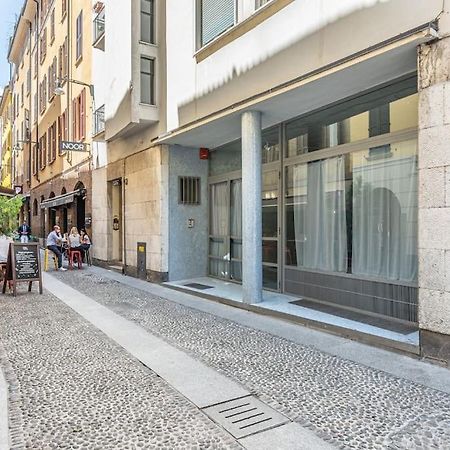 Amazing View From Brera Sancarpoforo9 Apartment Milan Bagian luar foto