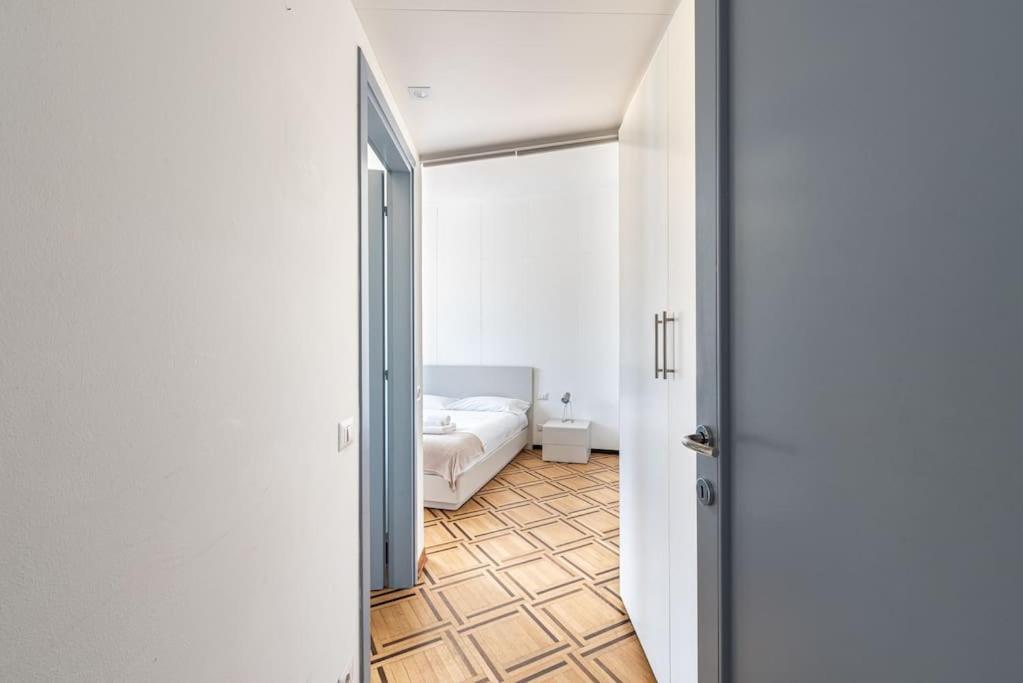 Amazing View From Brera Sancarpoforo9 Apartment Milan Bagian luar foto