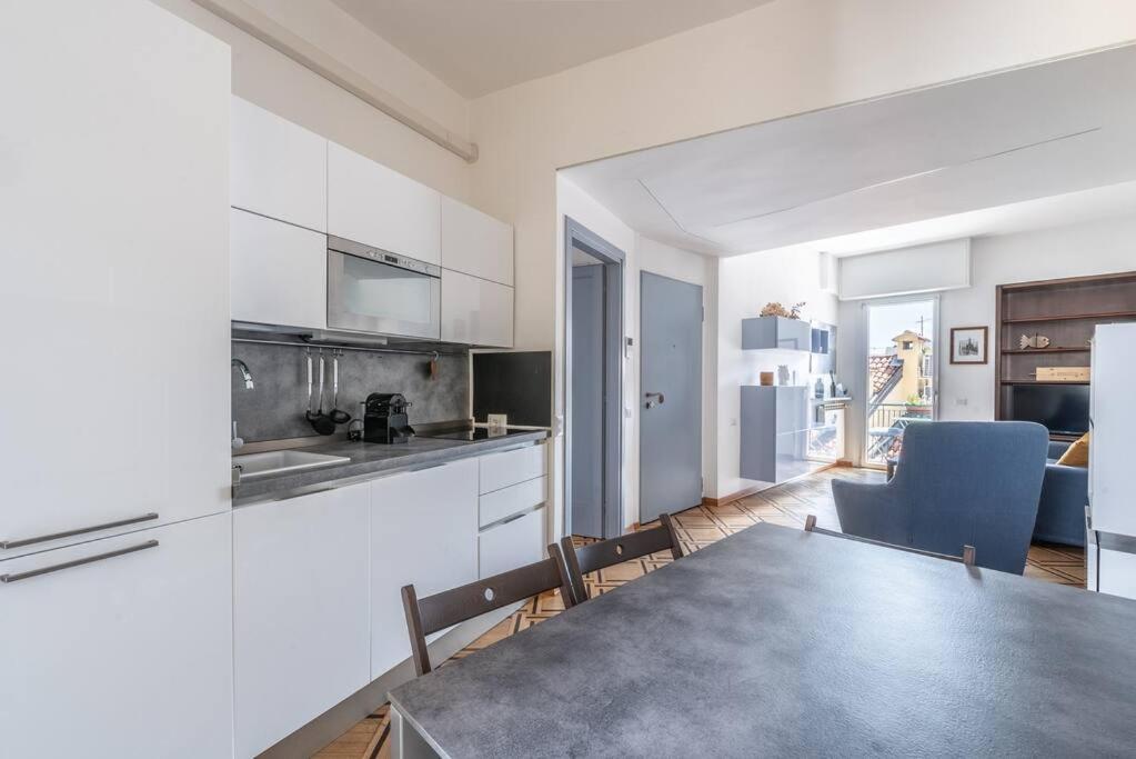 Amazing View From Brera Sancarpoforo9 Apartment Milan Bagian luar foto
