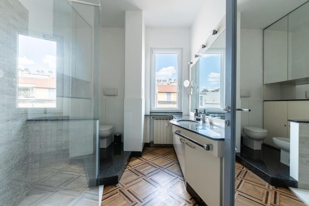 Amazing View From Brera Sancarpoforo9 Apartment Milan Bagian luar foto