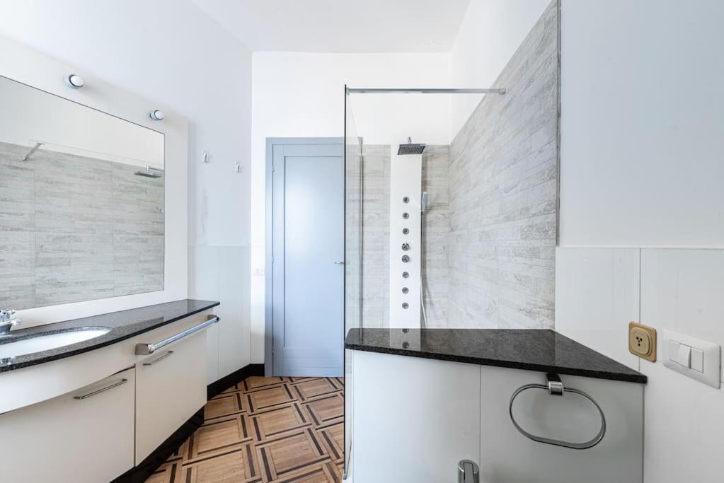 Amazing View From Brera Sancarpoforo9 Apartment Milan Bagian luar foto