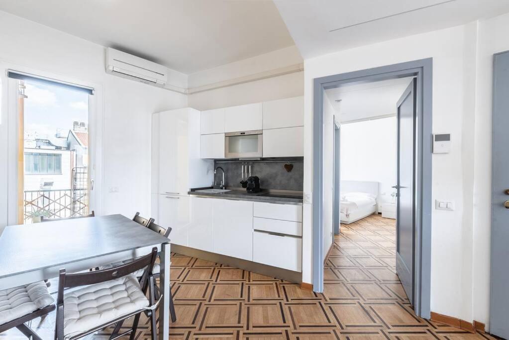Amazing View From Brera Sancarpoforo9 Apartment Milan Bagian luar foto