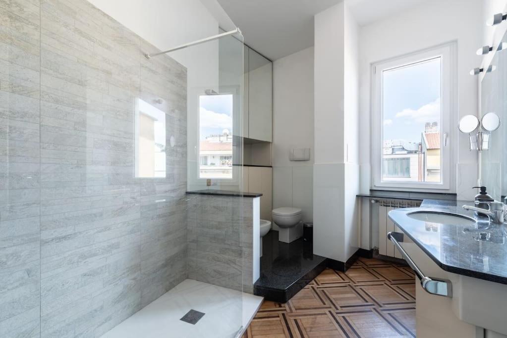 Amazing View From Brera Sancarpoforo9 Apartment Milan Bagian luar foto